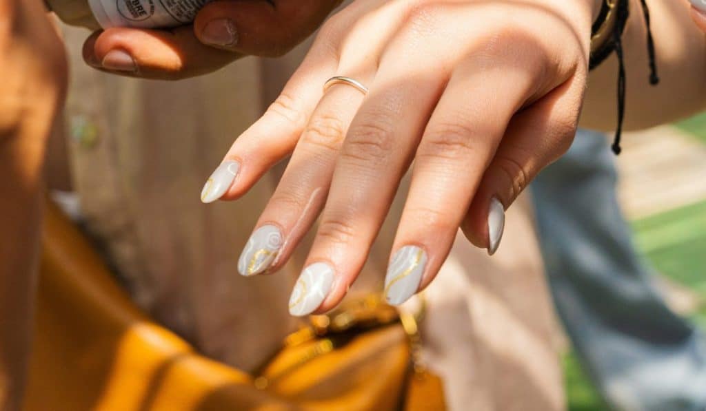 Hard Gel Nails Near Me: How to Find the Best Nail Salons Nearby