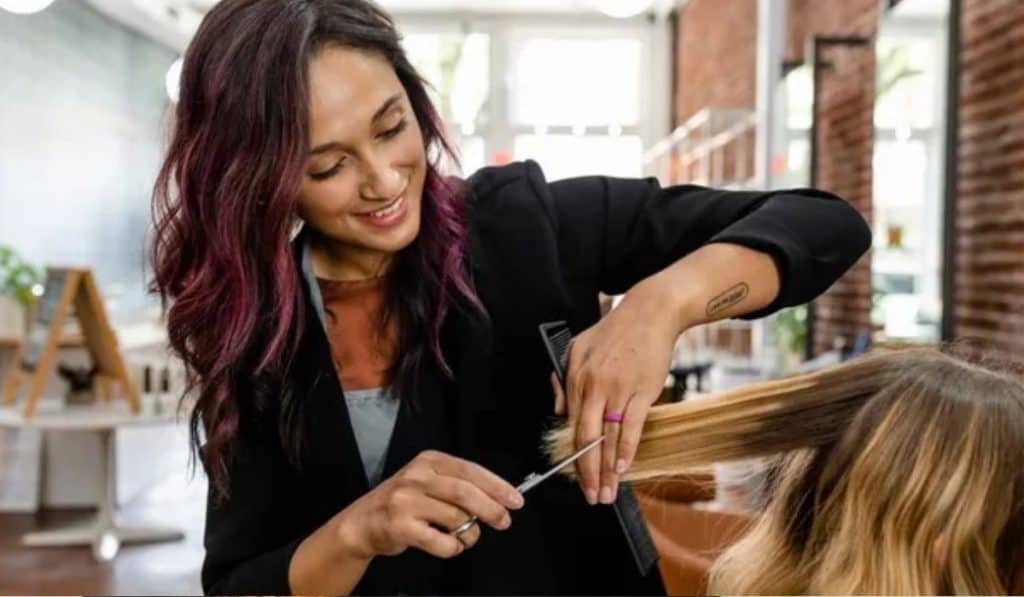 Women’s Hair Trimming