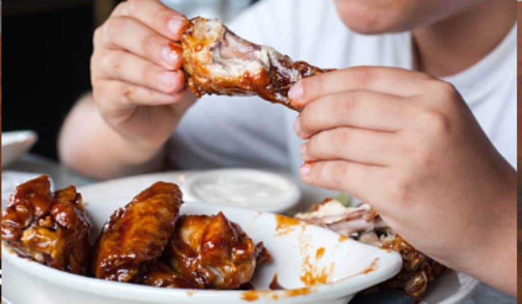 Wings Near Me: Happy Hour, Kids, Catering & Late-Night Options
