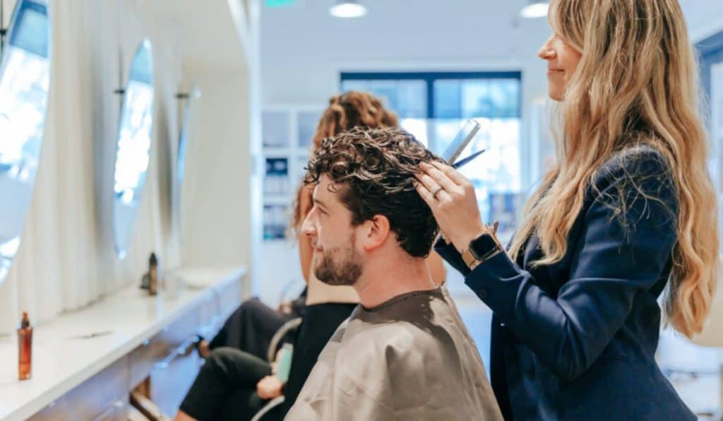 Modern Men’s Haircut Near Me: How to Choose the Right Style
